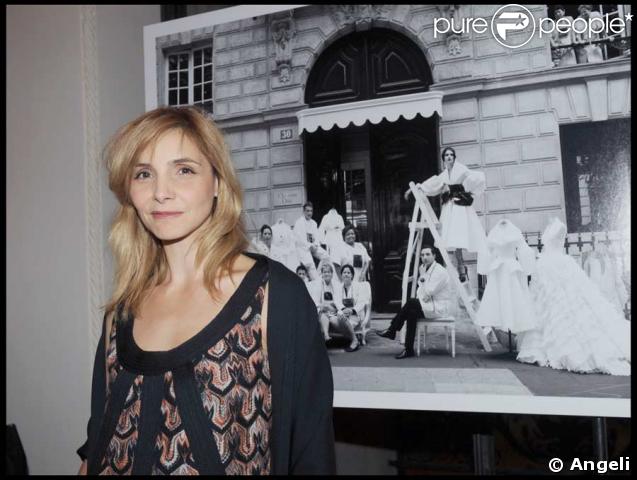 Clotilde Courau, un look sexy !