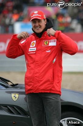 Michael Schumacher étrenne la Ferrari California