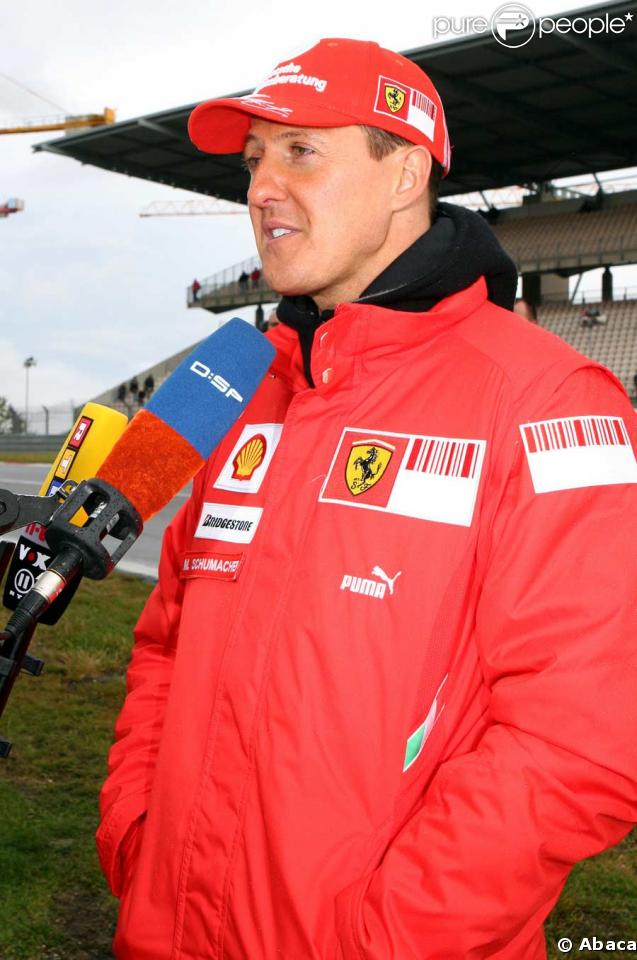 Michael Schumacher étrenne la Ferrari California