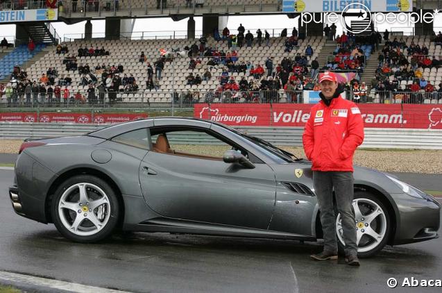 Michael Schumacher étrenne la Ferrari California