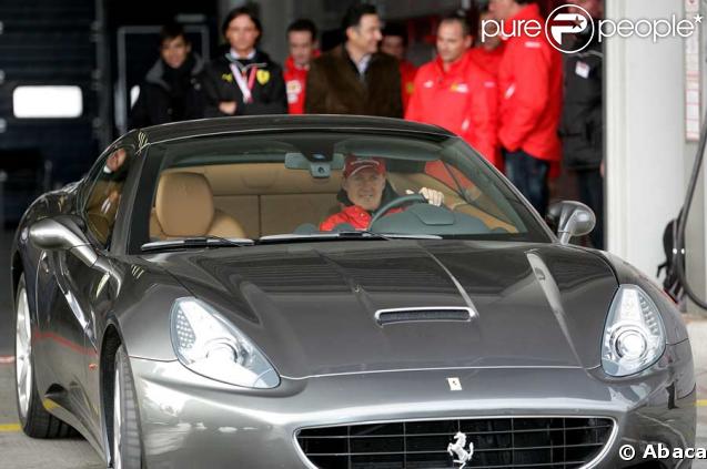 Michael Schumacher étrenne la Ferrari California