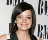 Lily Allen et ses improbables chaussures