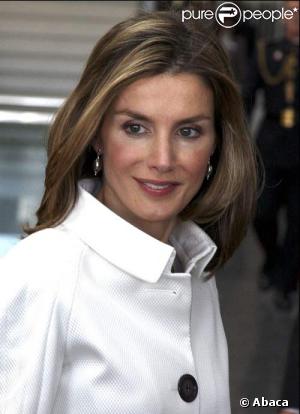 Letizia d'Espagne dans les locaux de Channel 4 à Madrid, le 9/10/08