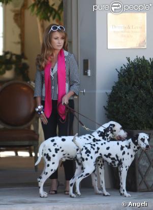 Jane Seymour sur un photoshoot à Melrose Place