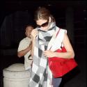 REPORTAGE PHOTOS : Incroyable !  Eva Mendes s'est rhabillée !