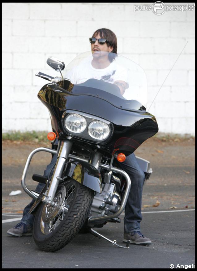 Anthony Kiedis enfourche sa moto