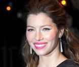 Jessica Biel, une beauté sur tapis rouge