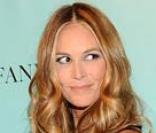 Elle MacPherson inaugure la boutique Tiffany & Co à Madrid le 28/10/08
