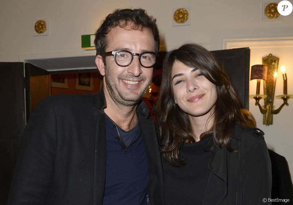 http://static1.purepeople.com/articles/6/18/19/66/@/2251174-exclusif-cyrille-eldin-et-son-amie-d-950x0-1.jpg