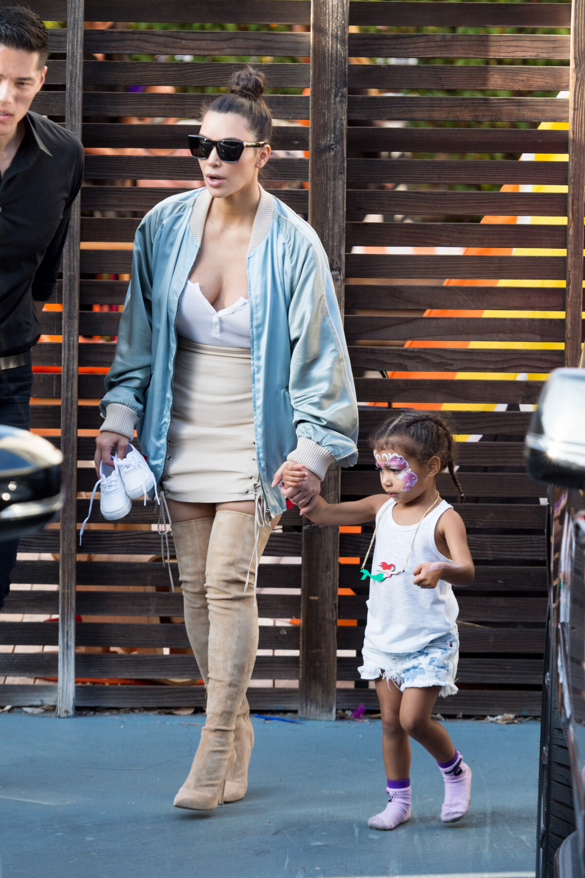 Photo Kim Kardashian et sa soeur Kourtney Kardashian ont emmené leurs