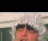 Découvrez enfin qui se cache derrière les parodies de Raymond Domenech !