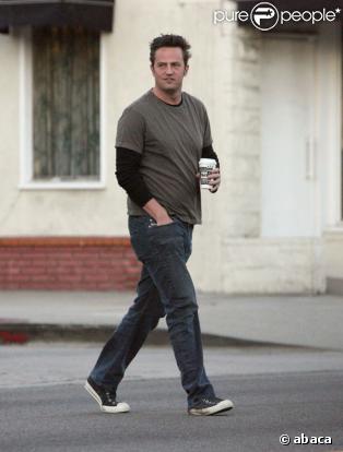 Matthew Perry se rend dans un institut de beauté