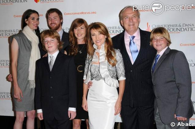 Jane Seymour et toute sa famille au Gala de la Fondation Christopher et Dana Reeve, le 2/12/08