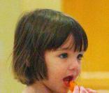 Suri Cruise teste tout !