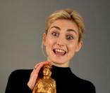 Julie Gayet reçoit un Raimu de meilleure actrice dans un second rôle