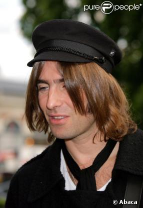 Liam Gallagher se met au service des musiciens en herbe
