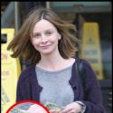 PHOTOS : Une Calista Flockhart très souriante avec sa (grosse) bague au doigt... le mariage se précise !