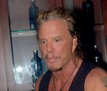 Mickey Rourke ne devrait pas prendre le scooter en sortant du bar