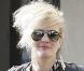 Drew Barrymore assure en blonde platine avec un style... glam' rock !