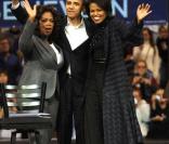 Oprah Winfrey, fidèle lieutenant de campagne de Barack Obama, ne semble pas au point concernant la fête donnée pour son investiture...