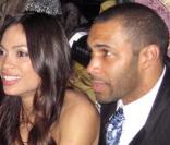 Rosario Dawson et son bel inconnu ont passé une soirée agréable hier soir au Josephine Lounge