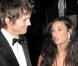 Tiens, Ashton Kutcher carbure.. à l'eau lors de la fête organisée pour l'investiture de Barack Obama ! En revanche, on se demande si Demi Moore a suivi son mari...