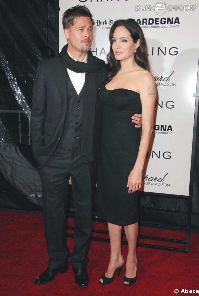 Diablement glamour, Brad Pitt a accompagné Angelina à la Première new-yorkaise de Changeling, dont Angie est à l'affiche (octobre 2008) 