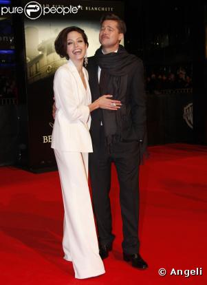 Angie n'est pas prêt de le lâcher son Brad ! Ici en Allemagne, ils ne se sont pas quittés un instant ! (Première  de Benjamin Button - 19 janvier 2009)