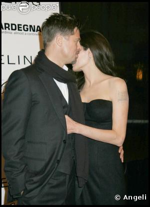 Brad Pitt et Angelina Jolie, terriblement beaux et complices à la première de  Benjamin Button  (à Los Angeles, octobre 2008)