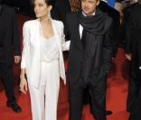 Brad et Angie bras dessus, bras dessous à la Première allemande de  Benjamin Button  (19 janvier 2009 