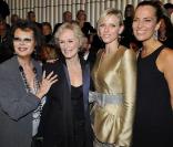Charlene Wittstock a fait sensation hier au défilé Armani à Paris, entourée de Claudia Cardinale, Glenn Close, Roberta Armani 