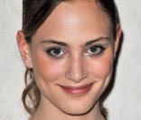 Nora Arnezeder 