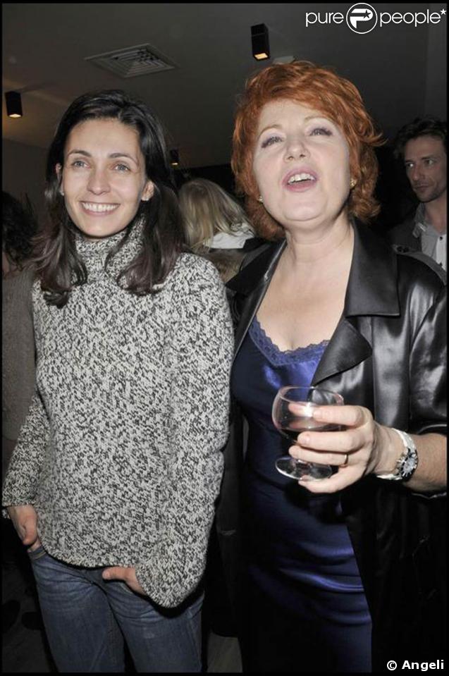 Adeline Blondieau et Véronique Genest à la présentation de la pièce  Madame Butterlight  au théâtre de la Gaîté Montparnasse. 28/01/09