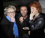 Véronique Genest, Bernard Montiel et Adeline Blondieau à la présentation de la pièce  Madame Butterlight  au théâtre de la Gaîté Montparnasse. 28/01/09