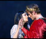 Sofia Essaïdi et Chris Stills à la première de Cléopâtre au Palais des Sports