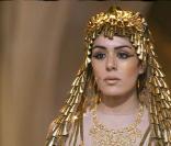 Sofia Essaïdi à la première de Cléopâtre au Palais des Sports