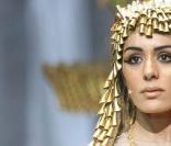 Sofia Essaïdi et Medhi Kerkouche à la première de Cléopâtre au Palais des Sports