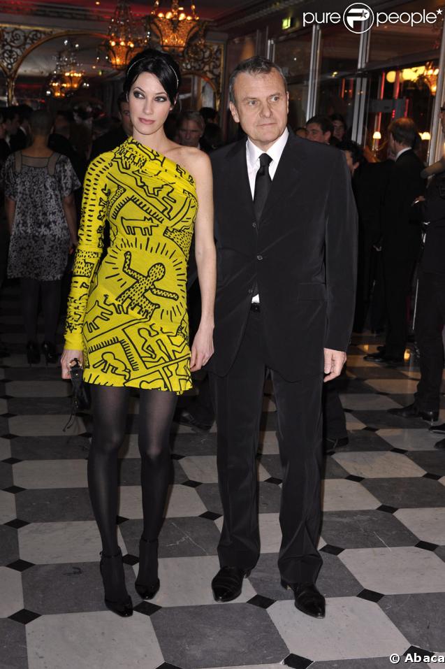 Mareva Galanter et son compagnon Jean-Charles de Castelbajac au dîner de la Mode organisé en faveur du Sidaction, le 29/01/09 au Pavillon d'Armenonville.