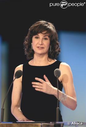 Valérie Lemercier reprend Sylvie Vartan