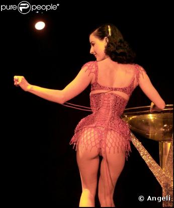 Dita Von Teese à Berlin le 25/08/2006 dans le cadre du Festival d'été dans la production "Mme/Me, Myself and Eye"
