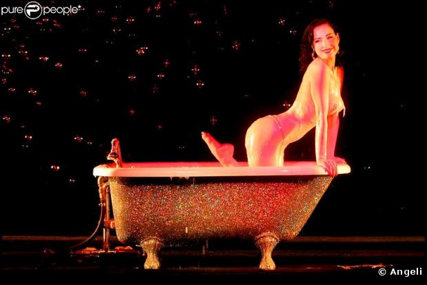 Dita Von Teese au Crazy Horse à Paris le 22/10/2006