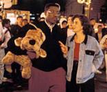 Spike Lee filme avec pessimisme une relation interraciale. Wesley Snipes et Anabella Sciorra s'aiment mais cela ne suffira pas. Ils ne pouront vivre leur  histoire et finiront par se séparer.