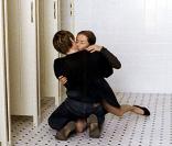 Michael Haneke est un spécialiste des histoires traumatisantes. Dans  La Pianiste,  l'amour selon lui n'échappe pas à la règle et Isabelle Huppert et Benoît Magimel poussent leur désir pervers jusqu'à la destruction.