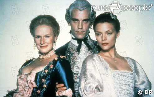 Pris à son propre piège des  Liaisons dangereuses  qu'il s'est amusé à réaliser avec la perfide Glenn Close, John Malkovich meurt d'amour et entraîne dans sa chute sa bien-aimée, Michelle Pfeiffer.