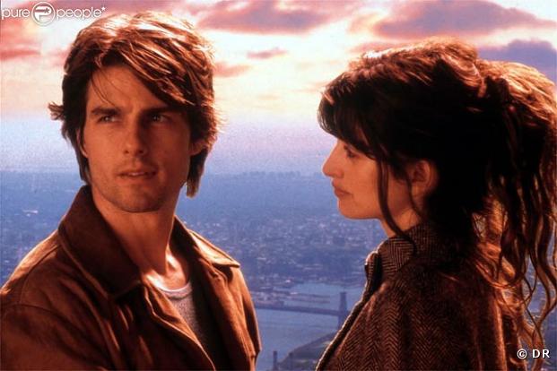 Vanilla Sky,  remake du film espagnol  Ouvre les yeux,  voyage entre désir et réalité avec un triangle amoureux de rêve qui tourne au cauchemar : Tom Cruise, Cameron Diaz et Penélope Cruz.