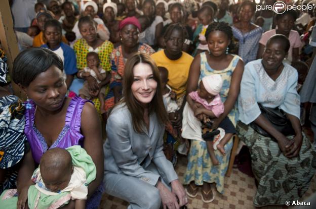 Carla Bruni-Sarkozy à Ouagadougou au Burkina-Faso le 11 février 2009