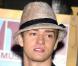 En août 2002, Justin Timberlake vient de sortir son album solo et souhaite se démarquer de son passé de boys band avec un look plus trendy.