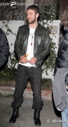 Un resto entre amis en 2008, Justin Timberlake s'amuse avec un style rocker mais surprend un peu... Les Rangers, c'est bof.