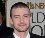 Pour les Golden Globes en 2007, il joue la carte tranquille du costume noir mais celui-ci respire l'élégance ! 