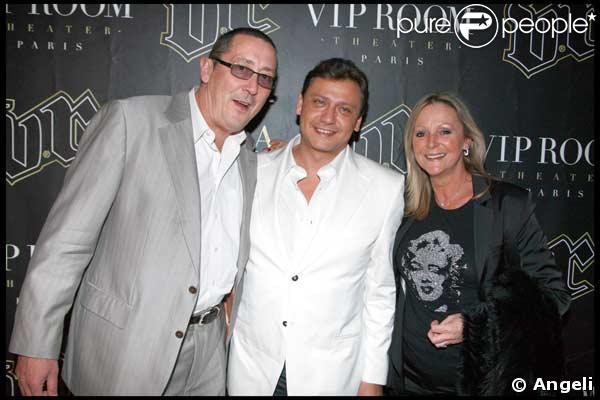 Valéry Zeitoun, Arnaud Delbarre et son amie au V.I.P Room pour l'anniversaire de Valéry Zeitoun